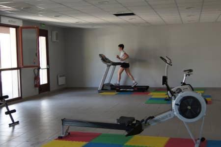 Joli Appartement T2 Dans Residence Avec Piscine, Hammam Et Parking Gratuits การ์กาซอน ภายนอก รูปภาพ